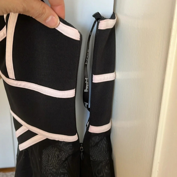 Joseph Ribkoff pedlum tank top. Black and pink size 8/medium - Picture 4 of 9